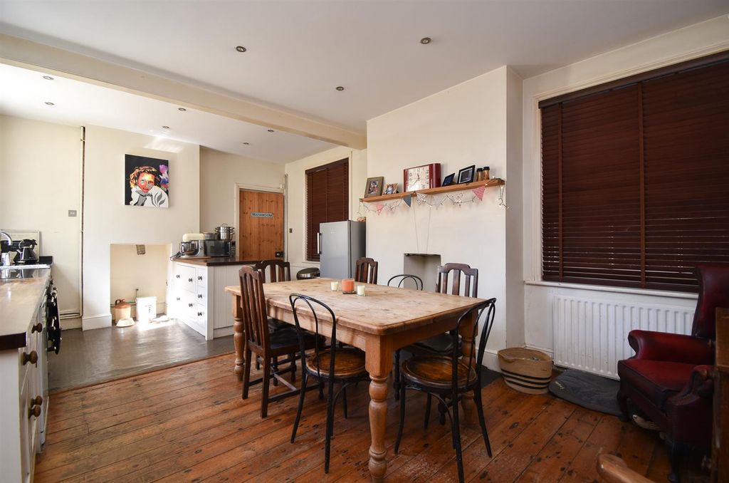 Property photo 3 of 29 Kitchen/Dining Room