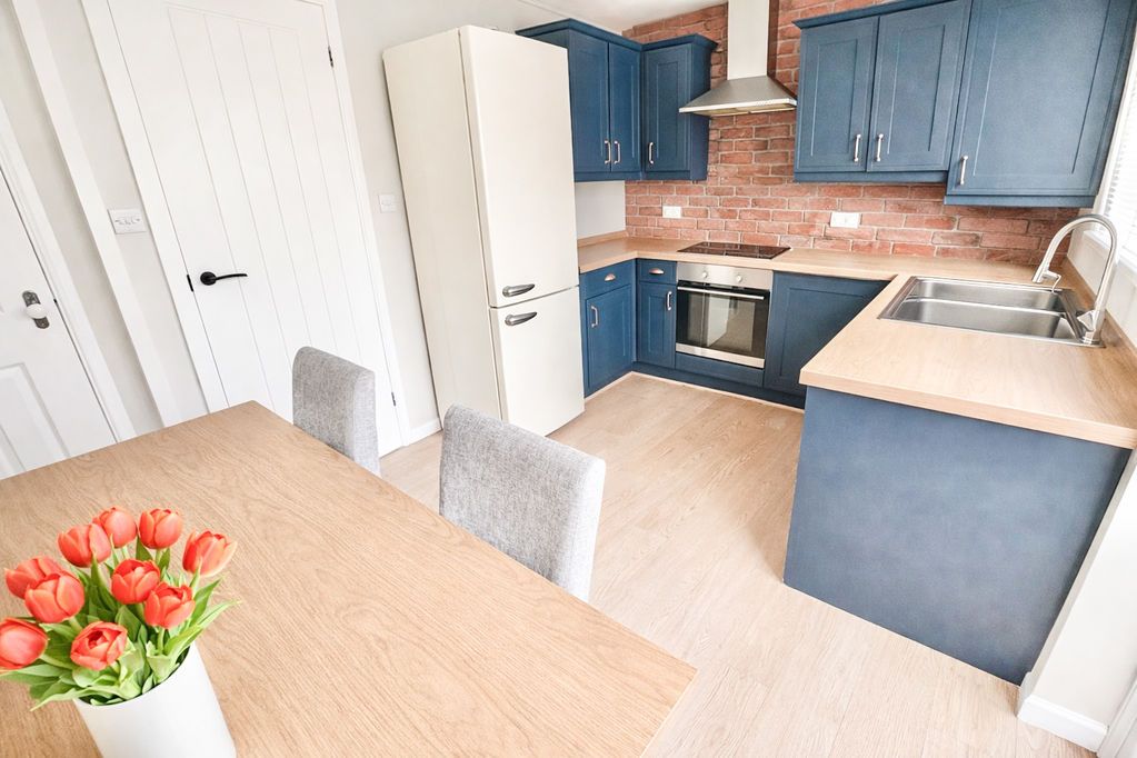 Property photo 3 of 10 Photo 8