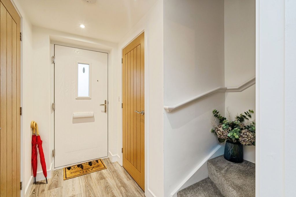 Property photo 3 of 21 Pbox-Img.Jpg