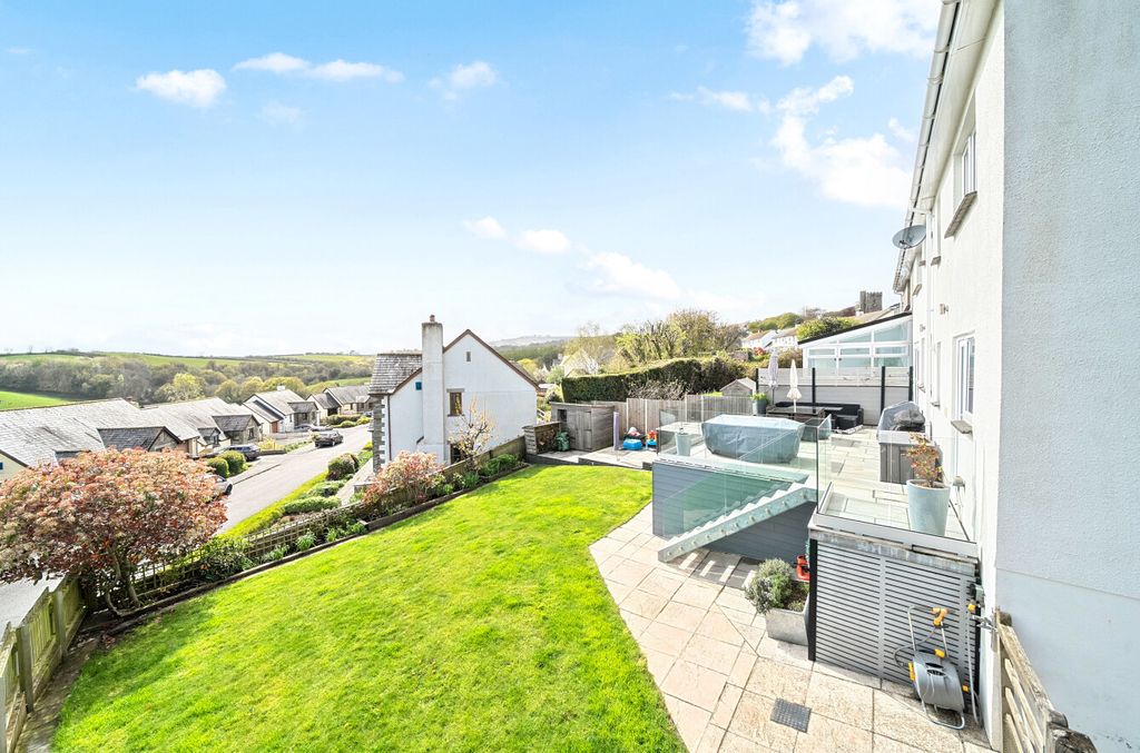 Property photo 2 of 19 Rear Garden