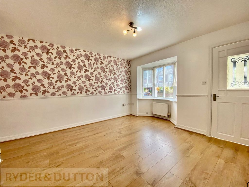 Property photo 2 of 15 Lounge