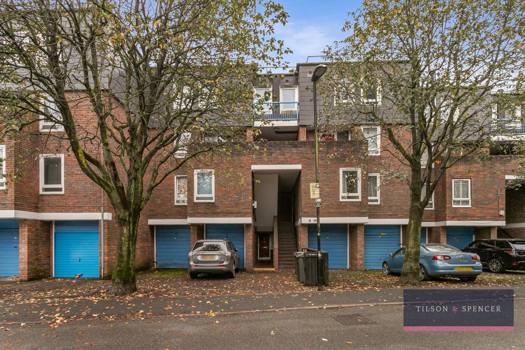 Property photo 3 of 12 141020248_Tils_12 Armadale Close _N17 9Pj_013_Wm