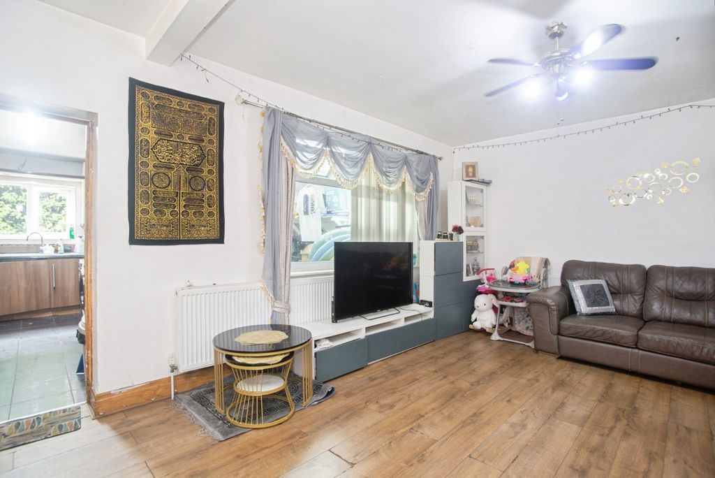 Property photo 2 of 11 Pbox-Img.Jpg