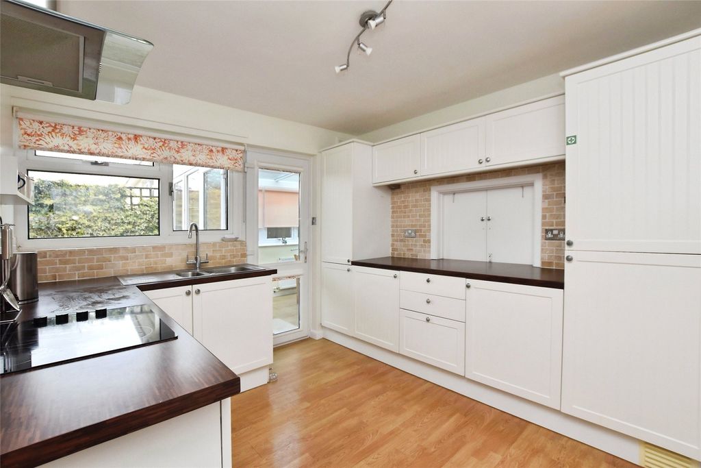 Property photo 2 of 16 Kitchen