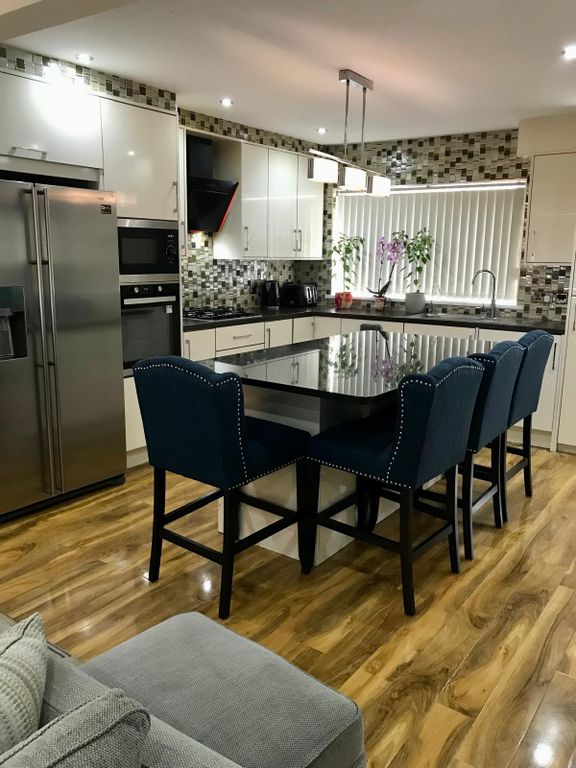 Property photo 3 of 7