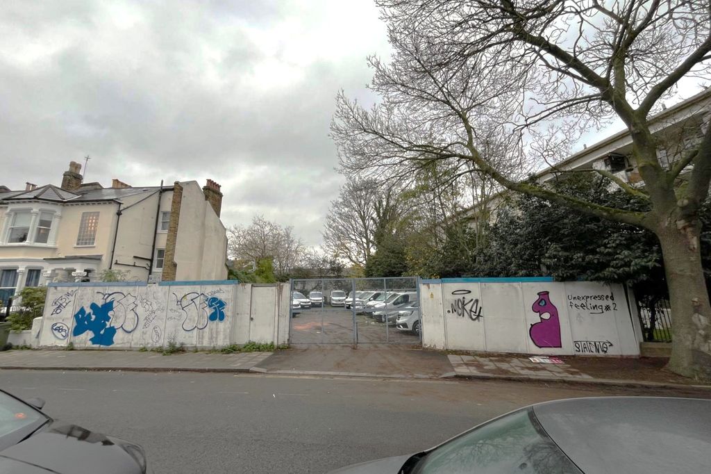 Property photo 1 of 5 2-4 Winterwell Road Car Park, Brixton, London Sw2 5Jd
