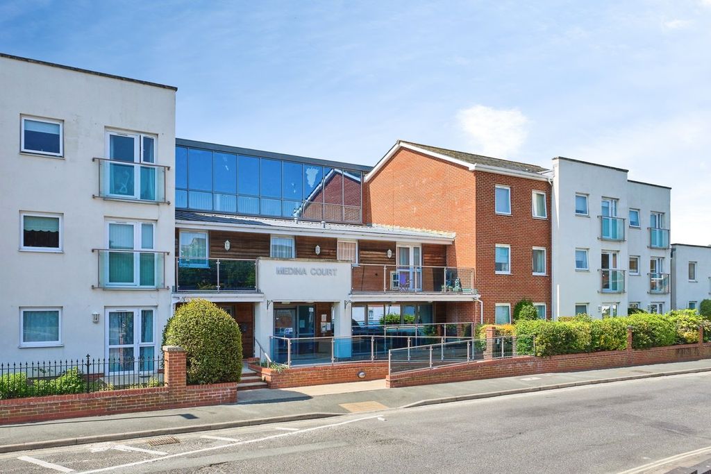 Property photo 1 of 17