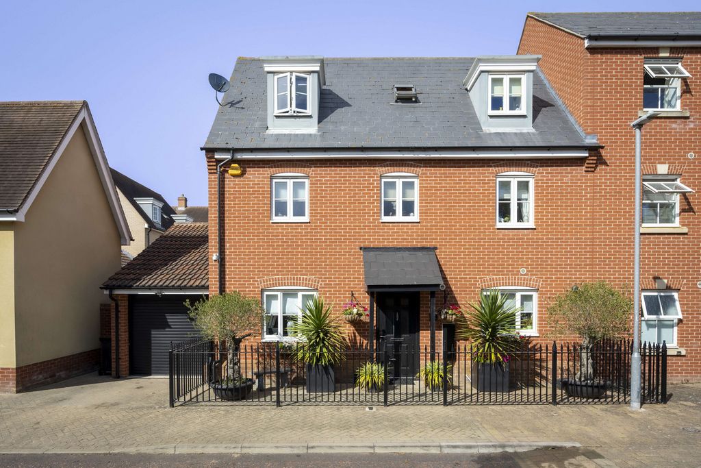 Property photo 1 of 30