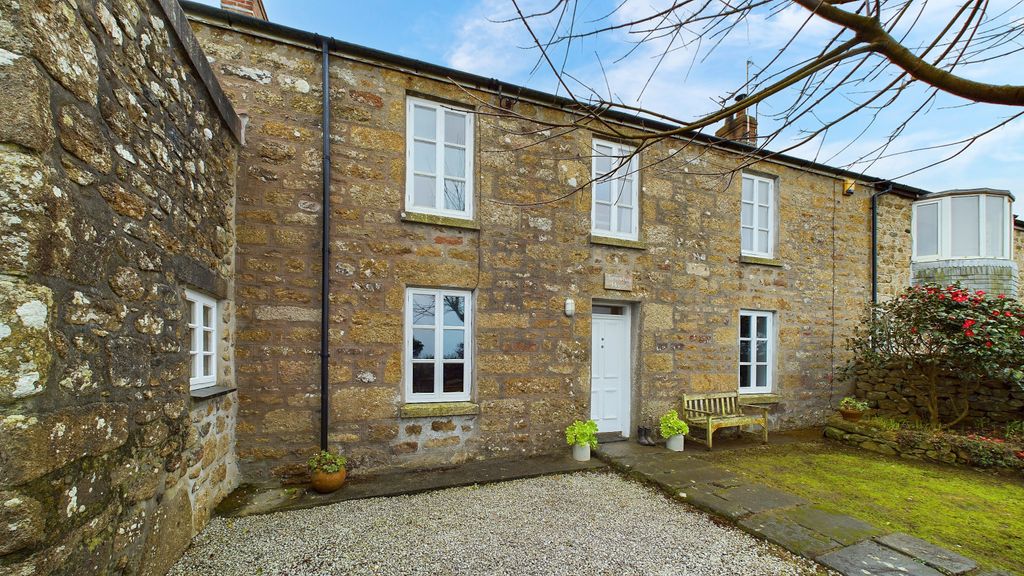 Property photo 1 of 12 3Â Bedroom Semi-Detached House For Sale