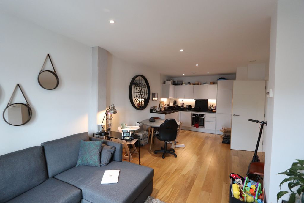 Property photo 3 of 12