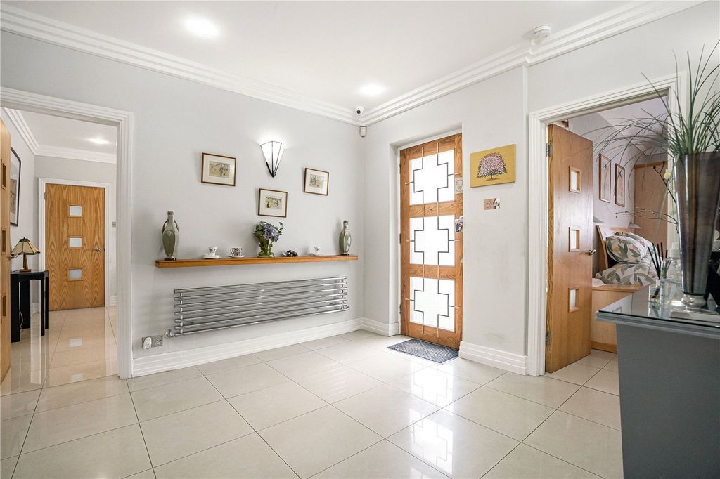 Property photo 2 of 25 Picture No. 82