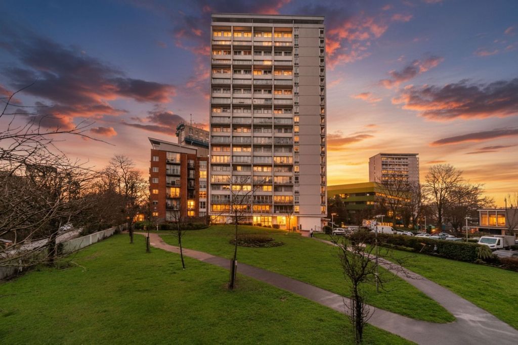 Property photo 1 of 8