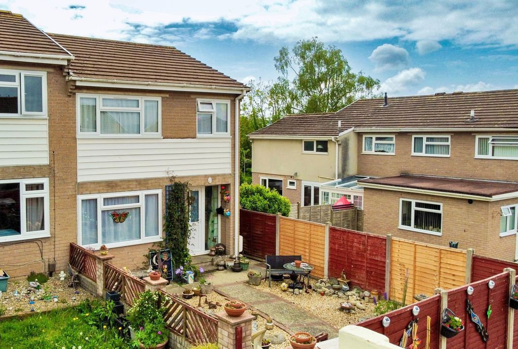 Property photo 1 of 25