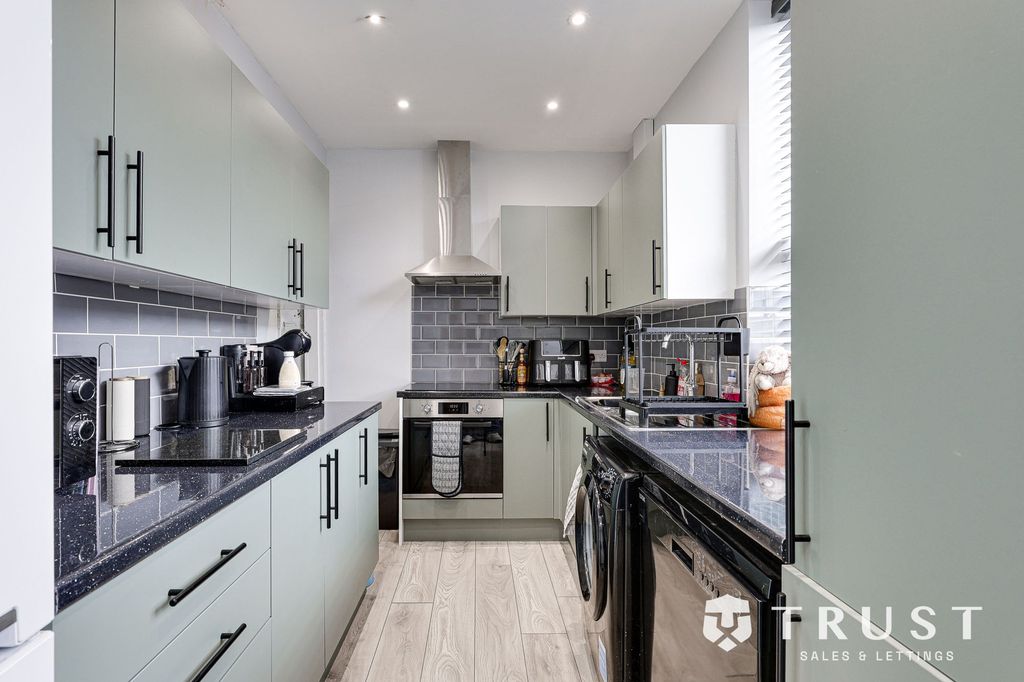 Property photo 3 of 29