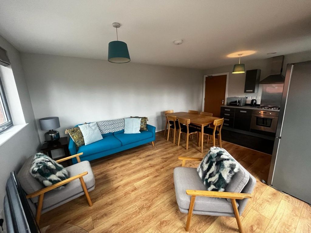 Property photo 2 of 16 Lounge