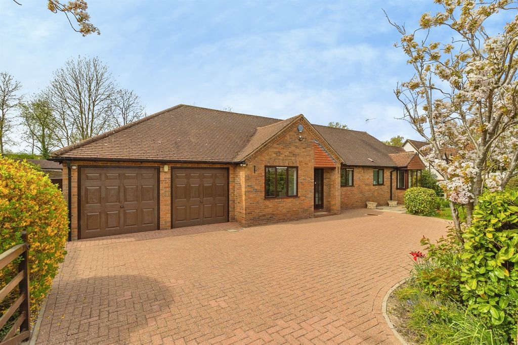 Property photo 1 of 33