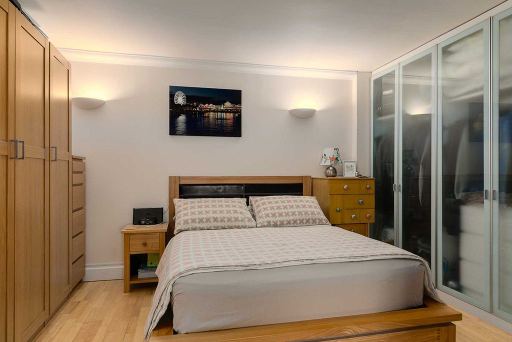 Property photo 3 of 6