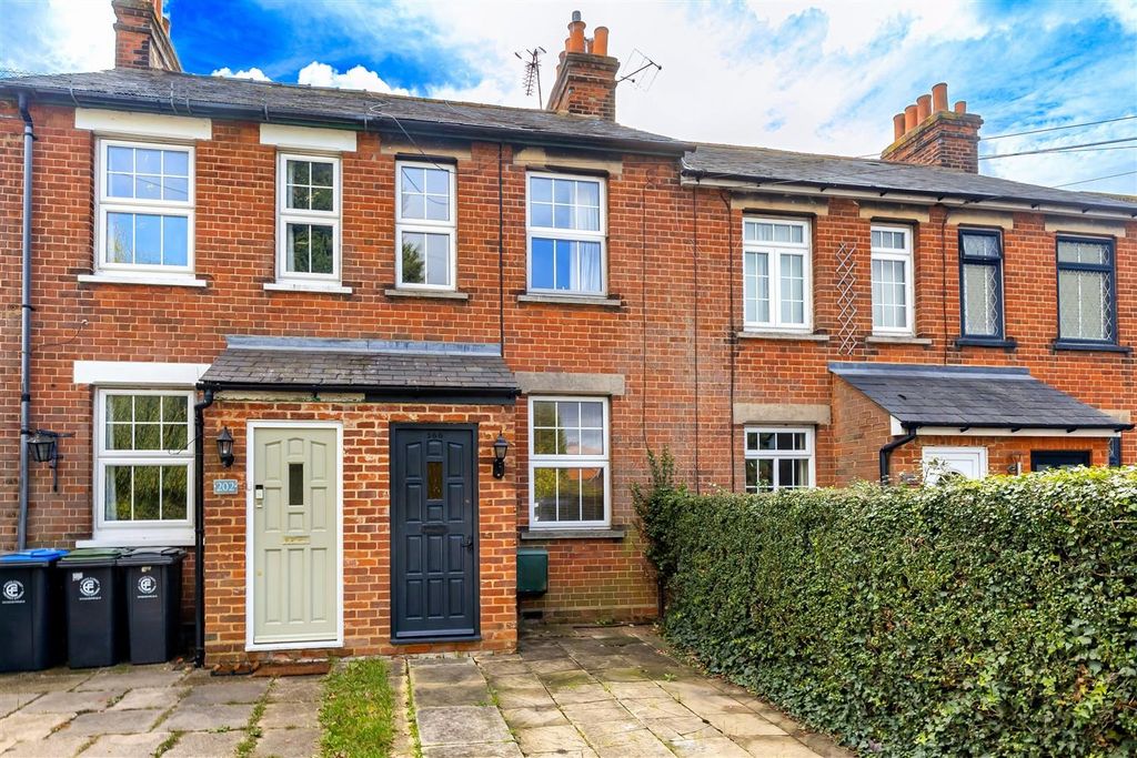 Property photo 2 of 18 200  High Road,  CM16 6Ef (18)-Edit.Jpg