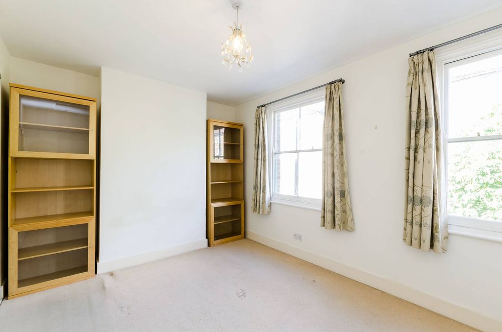 Property photo 3 of 11