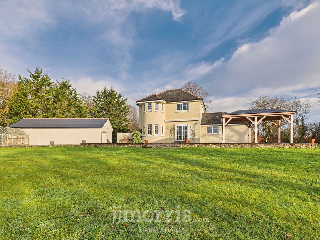 Property photo 1 of 53