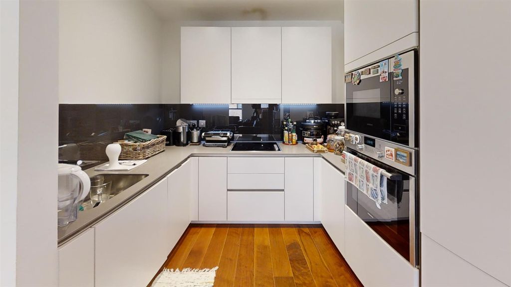 Property photo 1 of 15 121-Upper-Richmond-Road-Putney-Sw15-Kitchen.Jpg