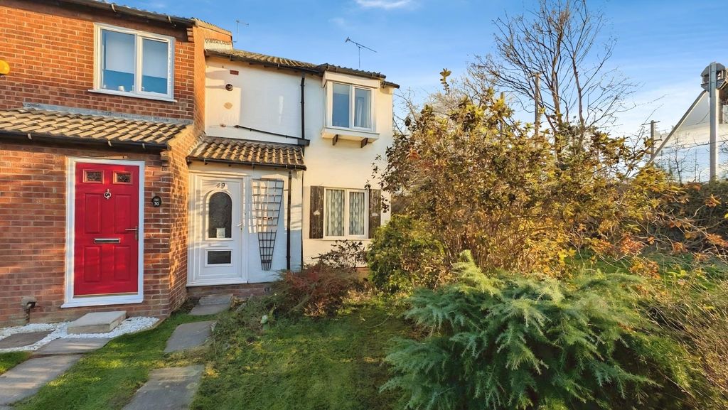 Property photo 1 of 13 49 Elizabeth Crescent Front Shot B.Jpg