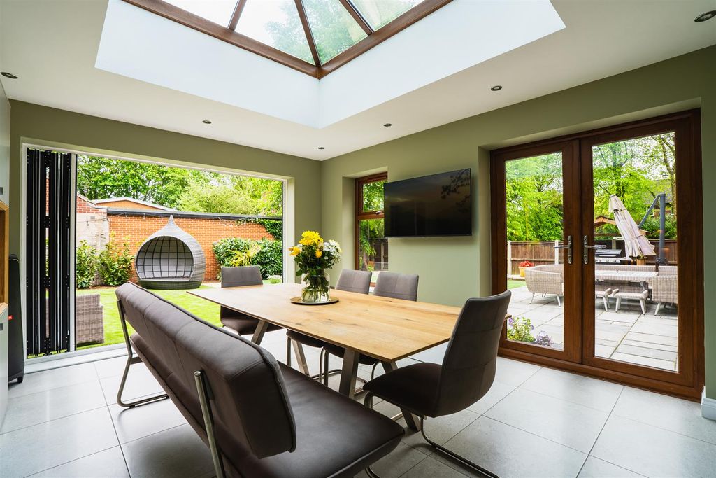 Property photo 3 of 43 Dining Room/Orangery