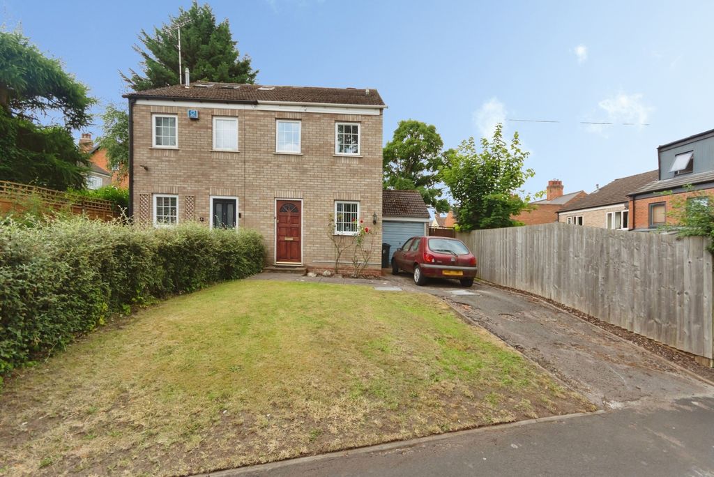 Property photo 1 of 18 Pbox-Img.Jpg