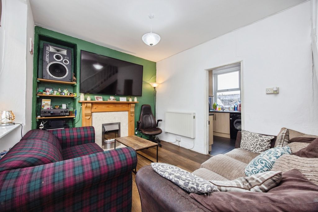 Property photo 2 of 17 Living Room