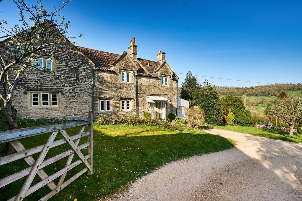 Property photo 1 of 8