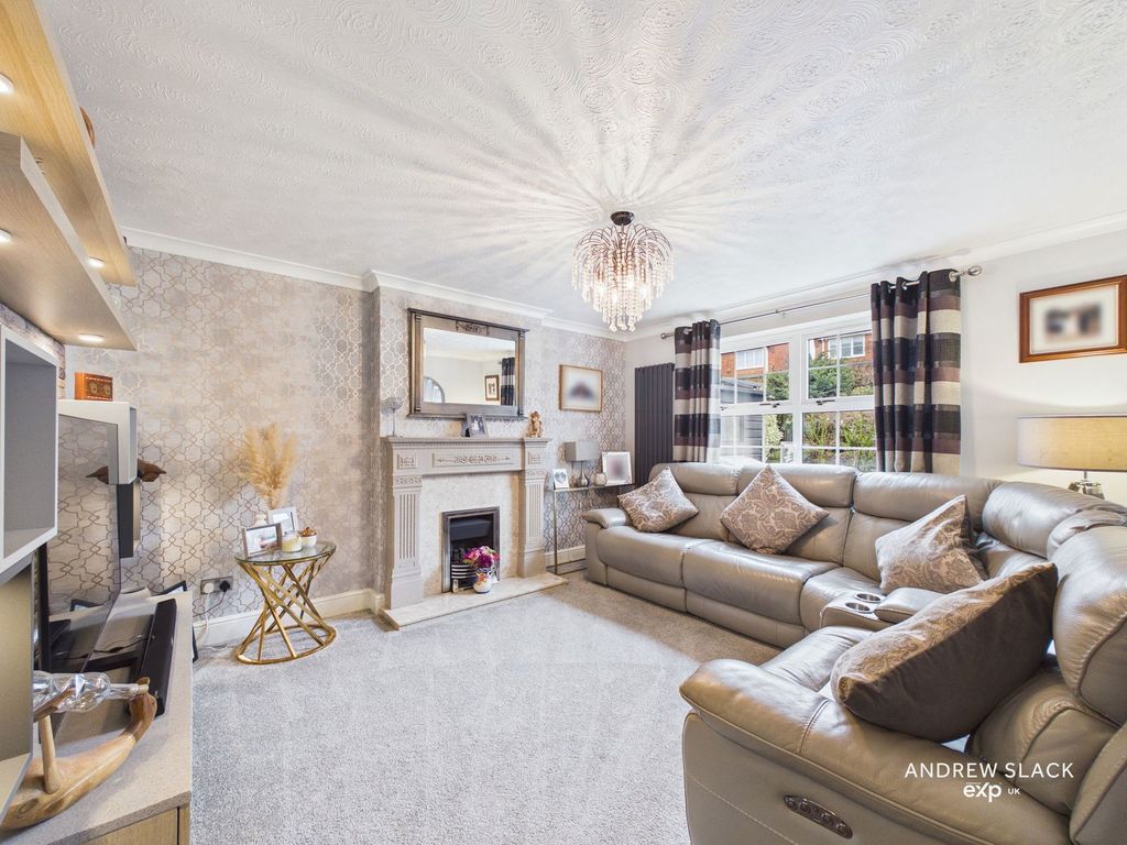 Property photo 2 of 23