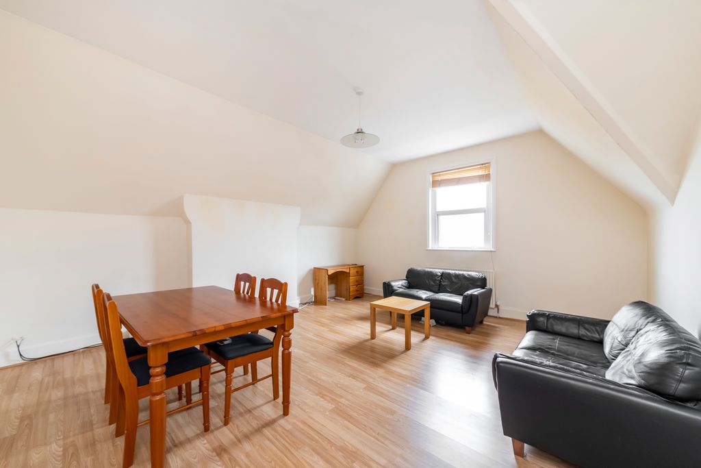 Property photo 2 of 15 1 - Dsc08241