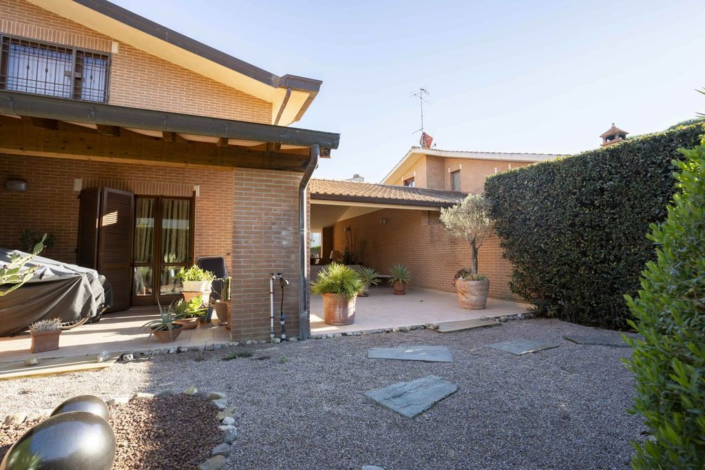 Property photo 1 of 30