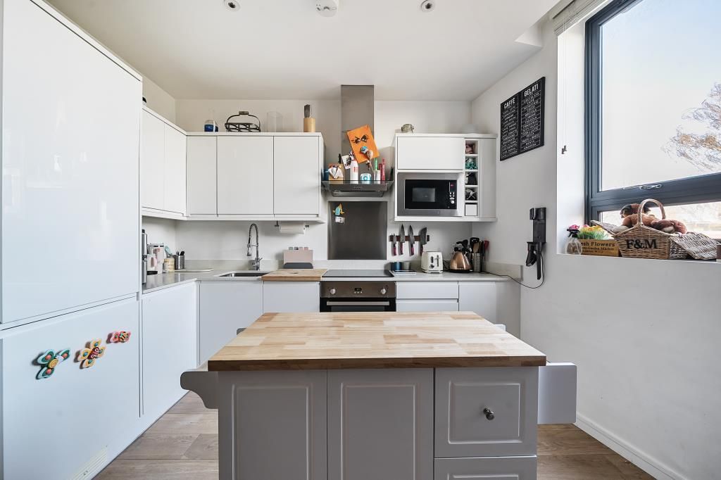 Property photo 2 of 16 Kitchen