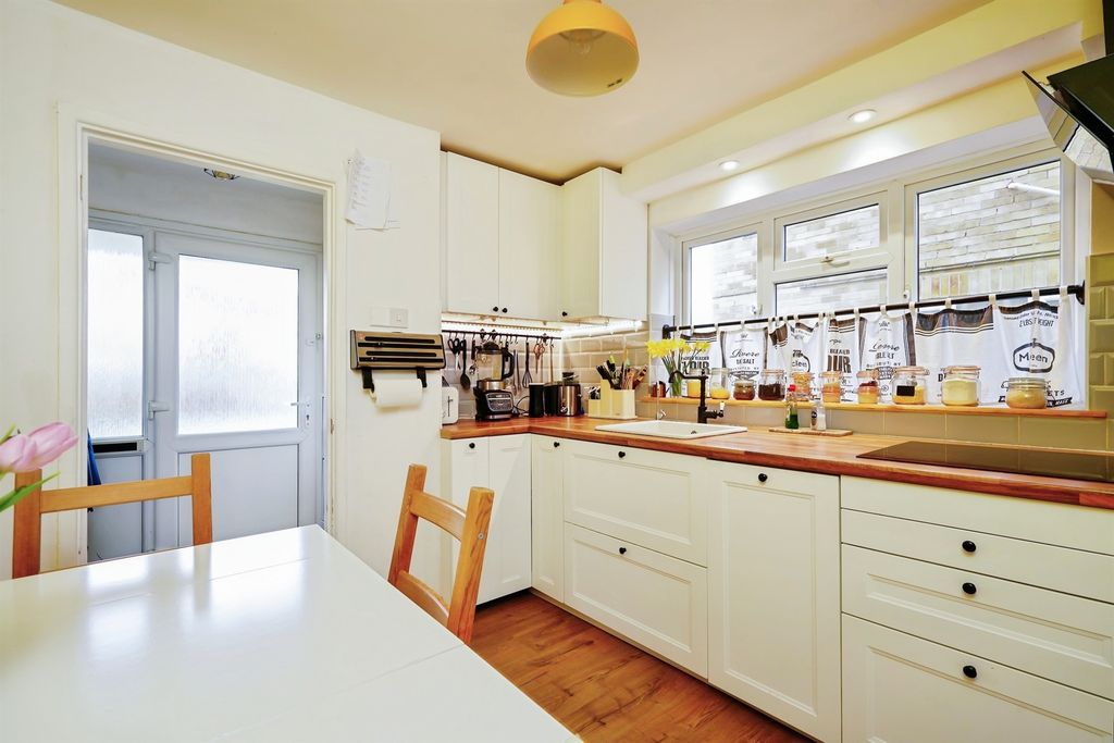 Additional image 4 of 2 bed maisonette for saleMerritt Road, Didcot OX11
