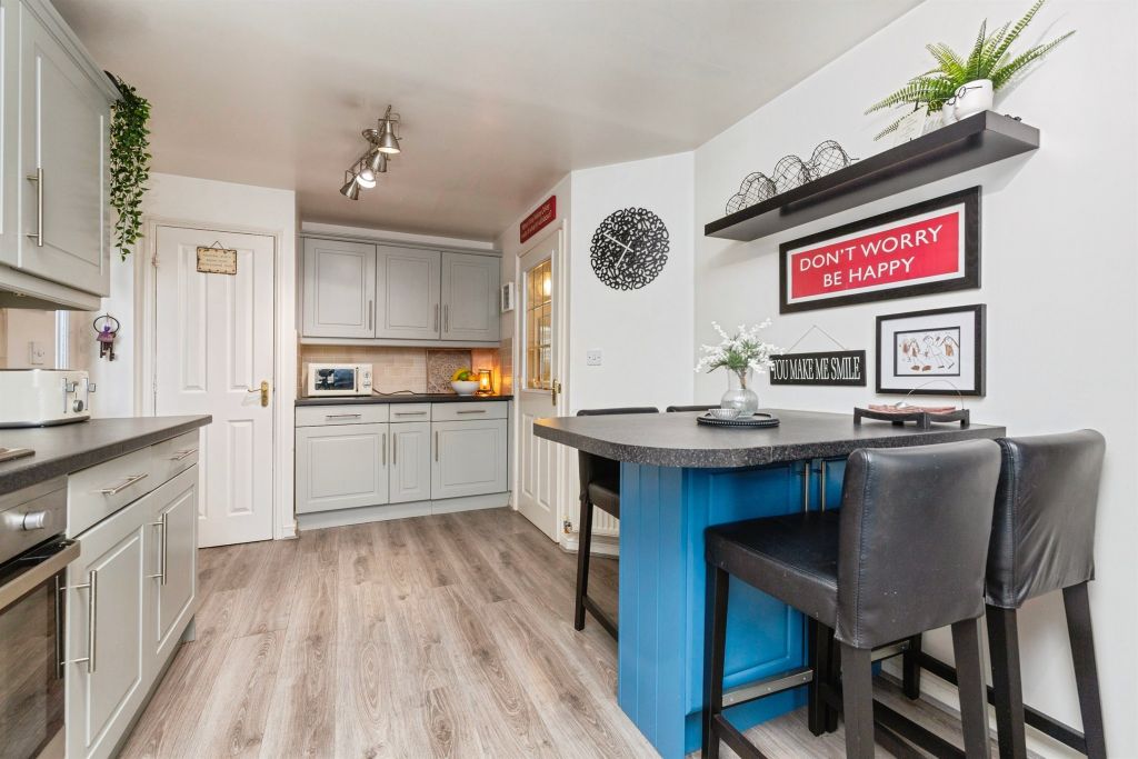 Property photo 3 of 22