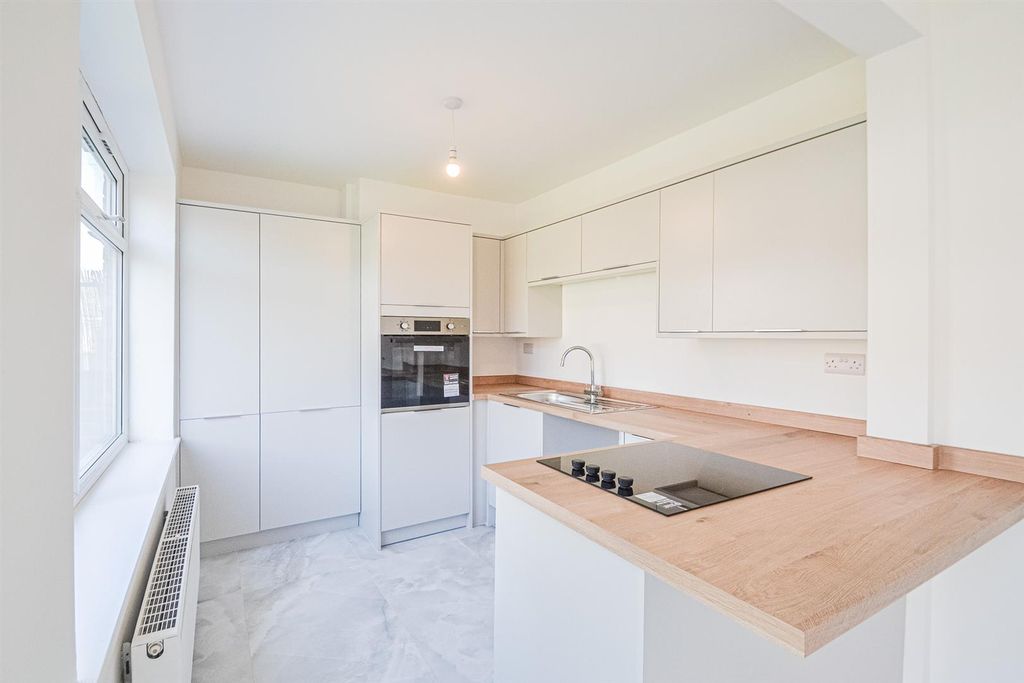 Property photo 2 of 15 Dining Kitchen