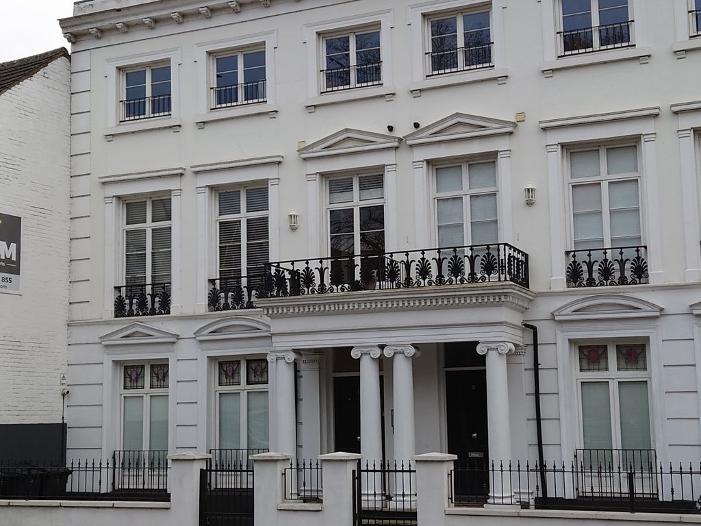 Property photo 2 of 9 Front Of Building