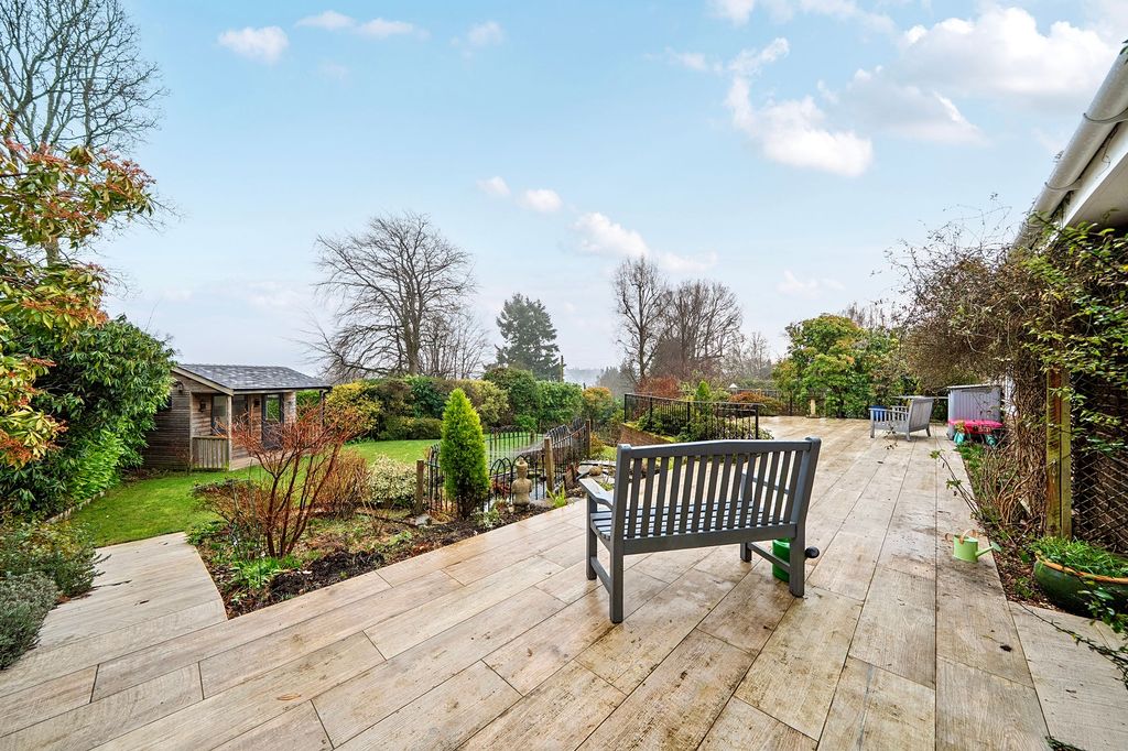 Property photo 3 of 19 Garden