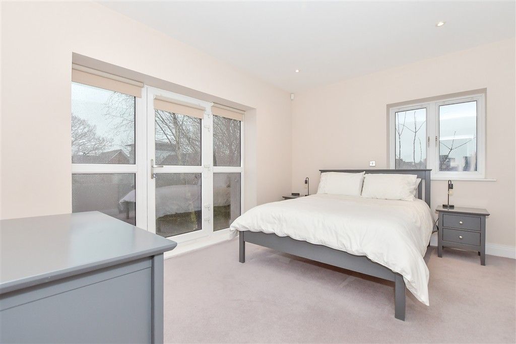 Property photo 1 of 16 Bedroom 1