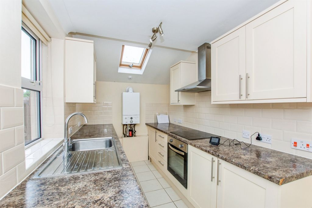 Property photo 2 of 9 Kitchen