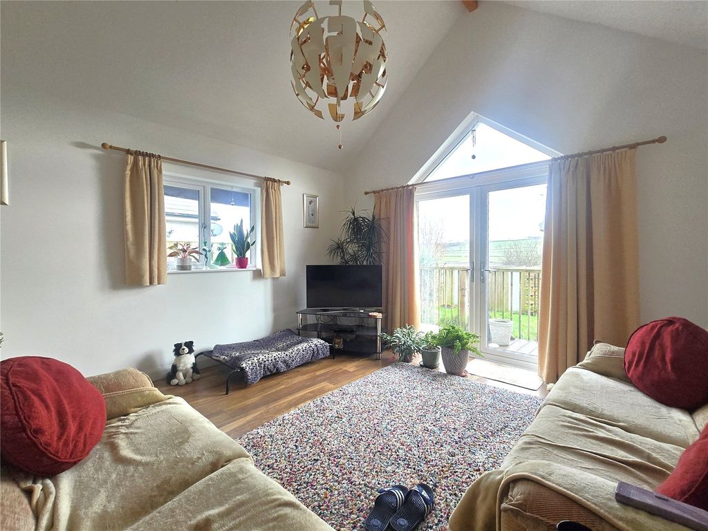 Property photo 2 of 13 Picture No. 10