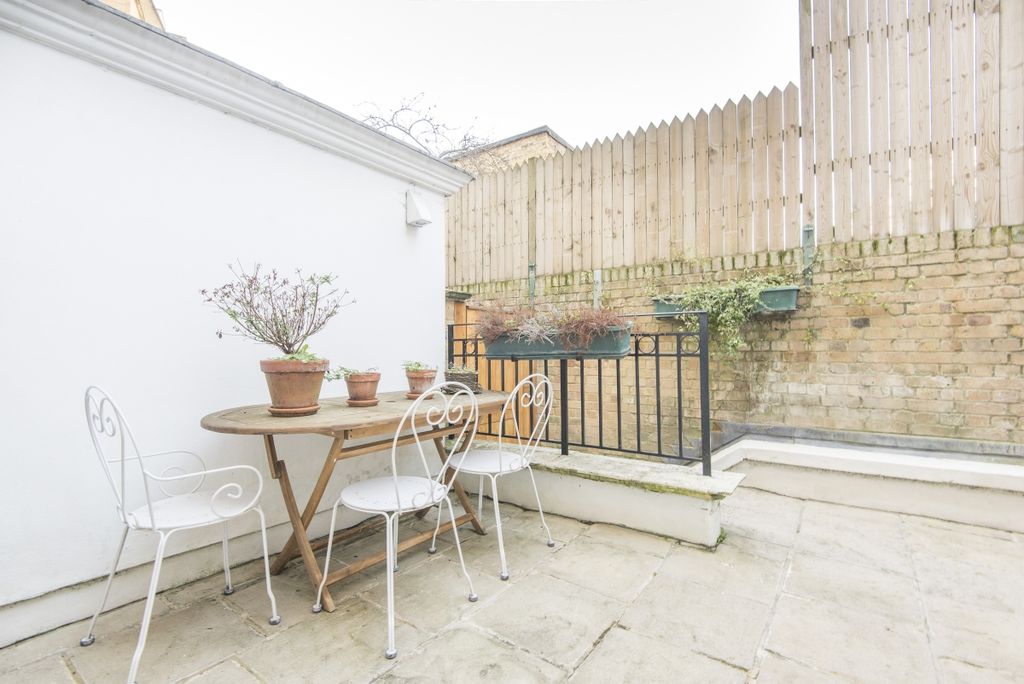 Property photo 2 of 11 Patio