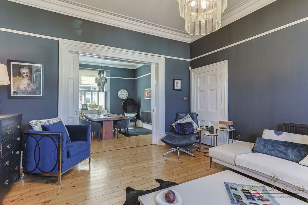 Property photo 3 of 28 4285675