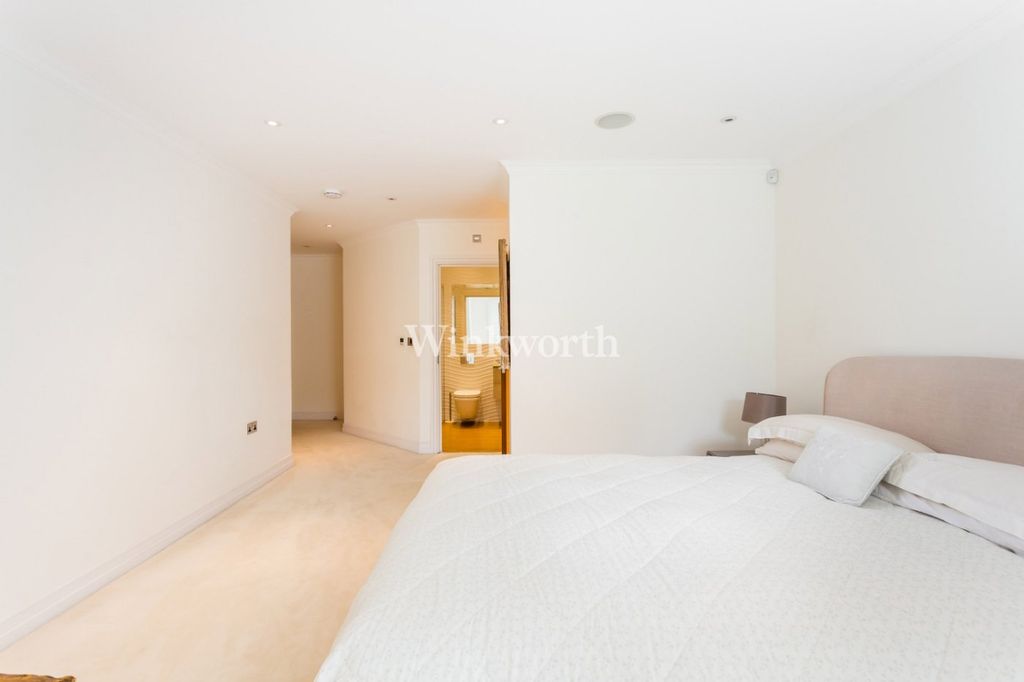 Additional image 14 of 2 bed flat for saleBayview House, 20 Uplands Park Road, Enfield EN2