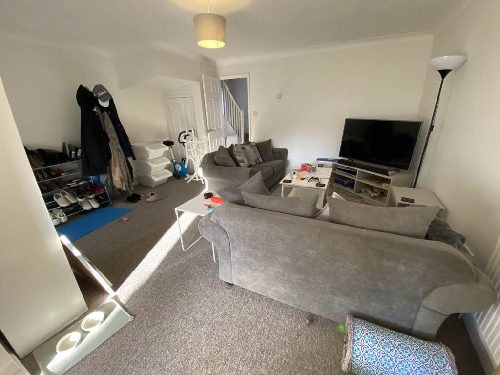 Property photo 3 of 10 Lounge