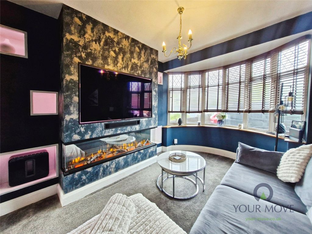 Property photo 2 of 19 Lounge