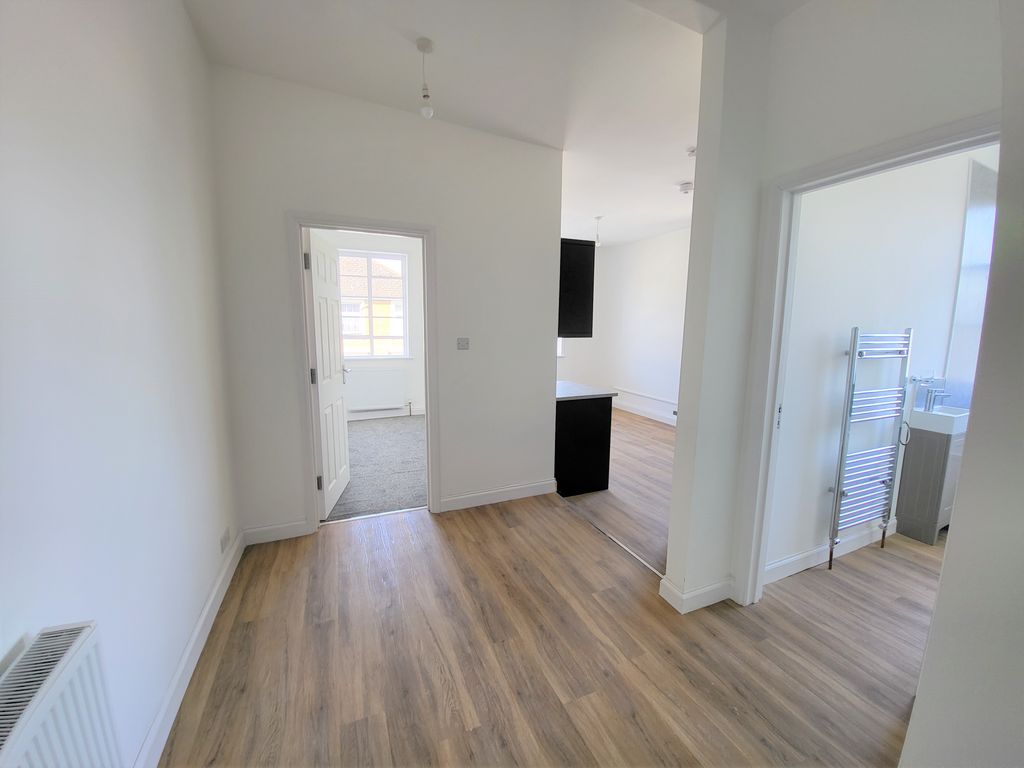Property photo 2 of 9 2