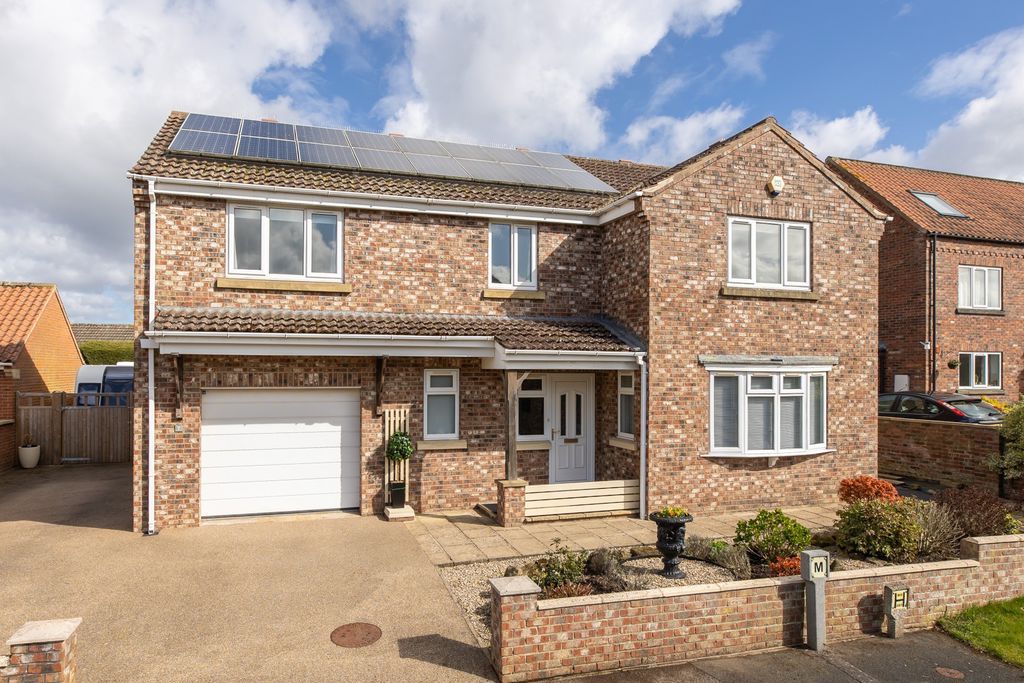 4 bed detached house for salePipers Acre, Pickering YO18