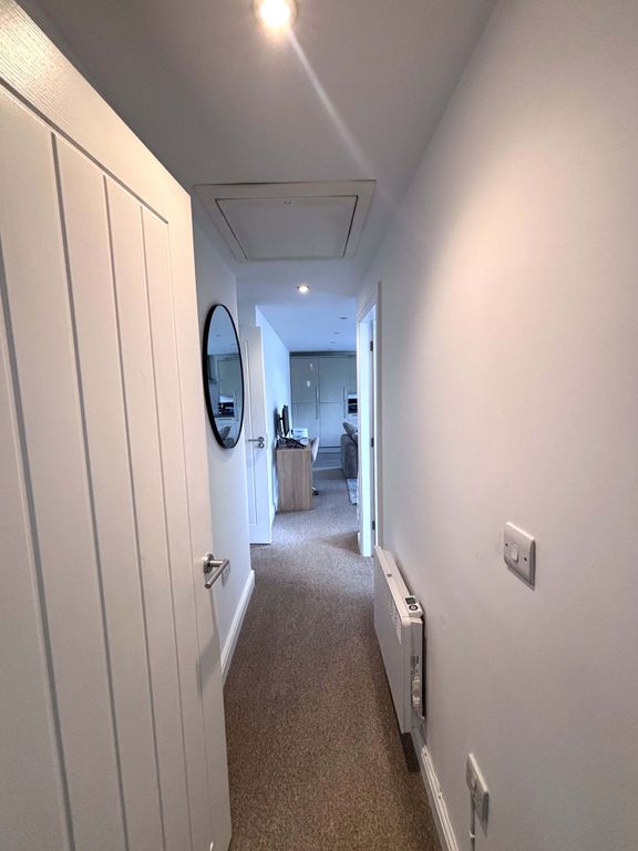 Property photo 2 of 9 Hallway
